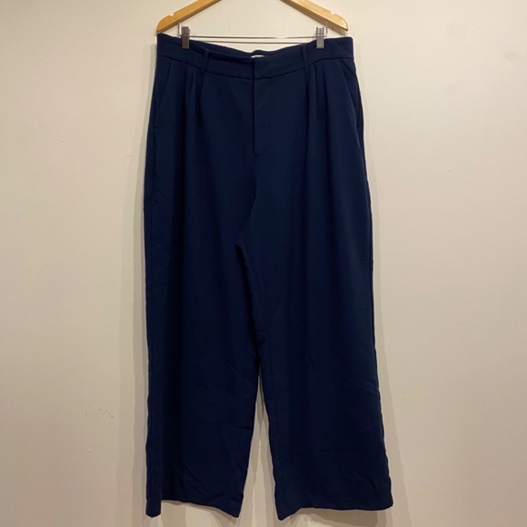 Abercrombie & Fitch Navy Wide Leg Pants - Picture 2 of 5